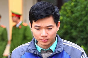 Lời khai mâu thuẫn của các bác sĩ trong vụ án Hoàng Công Lương