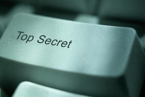 Xâm phạm bí mật kinh doanh: Cẩn trọng hơn với việc làm "sơ ý" của nhân viên