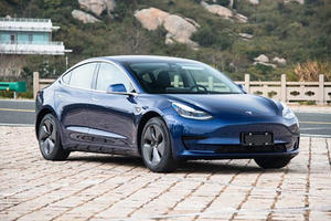 Xe điện Tesla vừa mở hàng tại Trung Quốc đã bán đắt như tôm tươi, 100.000 đơn chốt chỉ trong vòng vài tiếng