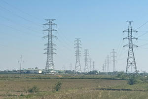 Đóng điện đường dây 220kV Đô Lương – Nam Cấm