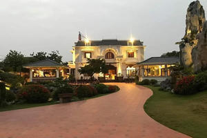 Biệt thự vườn 2.000 m2, có hồ cá Koi của đại gia Nam Định được rao bán với giá không tưởng