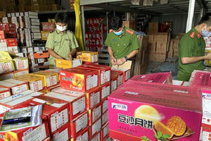 Phát hiện hàng chục nghìn chiếc bánh Trung thu nhập lậu từ Trung Quốc