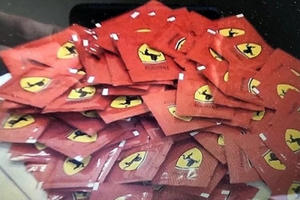 Bắt nhóm người buôn bán 'Nước vui' - loại ma túy mới tại TP HCM