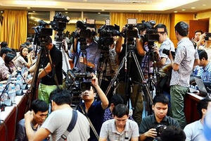 Khi đích ngắm của "thế lực đen" là nhà báo