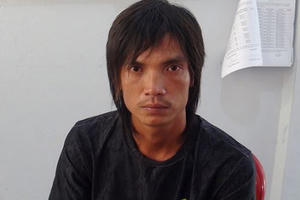 Bắt gã trộm đột nhập phòng ngủ hiếp con gái chủ nhà lúc rạng sáng