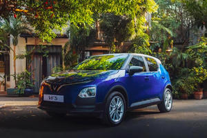 Chủ xe VF 5 Plus: Bất ngờ vì loạt trang bị “hàng hiệu”, chi phí rẻ hơn cả xe máy