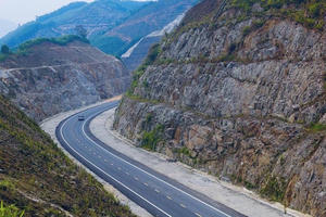 Mở rộng cao tốc La Sơn - Hòa Liên lên 4 làn xe, tổng mức đầu tư hơn 2.700 tỷ đồng