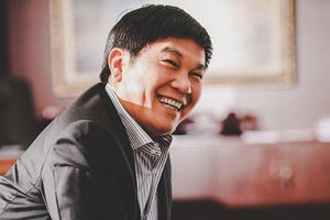 Người vợ 'bí ẩn' của tỷ phú Trần Đình Long vừa tăng sở hữu tại công ty chồng