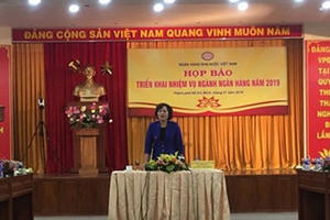 Mua bán nhà đất không được dùng tiền mặt