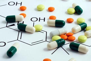 Cổ phiếu dược dậy sóng với 'game' M&A