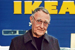 Mang danh keo kiệt, vị tỷ phú Tây này từng gửi hàng tỷ đồng giúp trẻ em Việt Nam