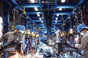 Standard Chartered: "Việt Nam là nền kinh tế tăng trưởng nhanh nhất ASEAN"
