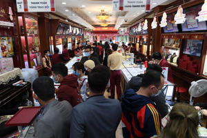 Giá vàng thấp nhất trong 8 tháng