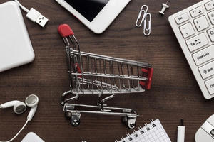 'Bơi' giữa đại dương đỏ thương mại điện tử, các shop kinh doanh thời trang online làm cách nào để sống sót?