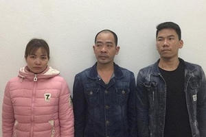 Phá ổ cờ bạc có trang bị súng đạn và lắp camera, 16 người bị tạm giữ