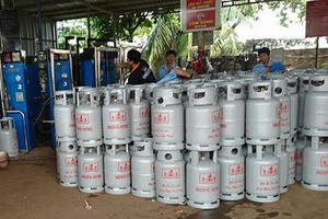 Giá gas tiếp tục giảm sốc 33.000 đồng/bình