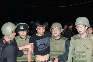 Lính hình sự kể khoảnh khắc khó quên nhất khi vây bắt tội phạm cố thủ trong ô tô