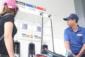 Giá xăng A95 lại tăng, vượt 21.000 đồng/lít