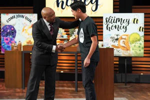 Thí sinh Shark Tank 17 tuổi kiếm 1 triệu USD trong 3 năm nhờ bán đồ chơi slime 