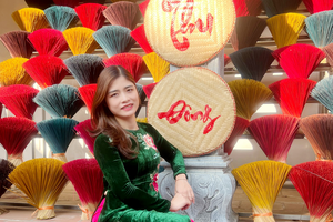 Áo dài và khăn thêu CATINA: Món quà từ làng nghề truyền thống Thường Tín