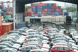 3 tháng cuối năm ôtô nhập về Việt Nam cao hơn 8 tháng trước cộng lại