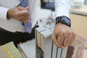 Ngân hàng siết chặt cho vay kinh doanh bất động sản, chứng khoán, tiêu dùng