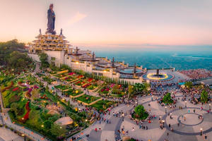 Ngày 18/1/2025, nhiều phần quà giá trị đón chờ du khách trong dịp kỷ niệm 5 năm khai trương cáp treo núi Bà Đen