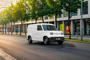 Bài toán kinh tế siêu lời cho người trẻ khởi nghiệp: Chạy VinFast EC Van, tiết kiệm cả trăm triệu đồng, nắng mưa không lo 