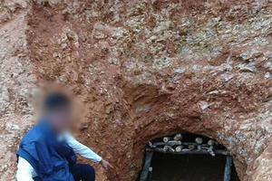 Nóng: Đột kích “thủ phủ” khai thác vàng trái phép