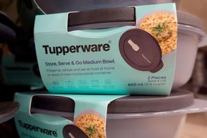Công ty hộp đựng thức ăn 'đình đám' Tupperware nộp đơn xin phá sản