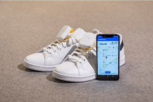 Nhật sáng chế hệ thống chỉ đường gắn vào giày, dùng chế độ "rung, lắc" để nhắc người đi đúng hướng