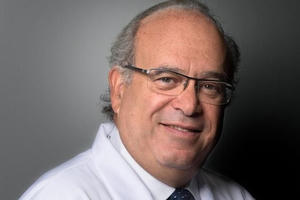 GS. David Khayat: ‘Không thể loại bỏ thuốc lá nhưng có thể giảm nguy cơ gây hại của thuốc lá’