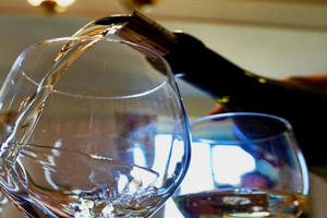 Forbes: Tiêu thụ bia rượu ở Việt Nam tăng nhanh nhất thế giới