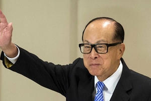 Với 1 câu nói, tỷ phú Lý Gia Thành chỉ ra sai lầm không ít phụ huynh hiện đang mắc phải