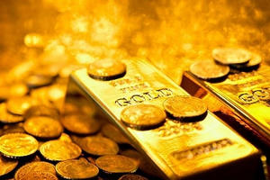 Vàng lên sát 50 triệu đồng/lượng