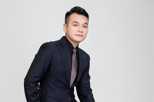 Doanh nhân Khắc Việt: Dù làm nghệ sĩ hay kinh doanh đều phải nghiêm túc và chỉn chu