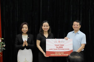 Tập đoàn BRG tặng hơn 74.000 khẩu trang vải kháng khuẩn cho học sinh Hà Nội