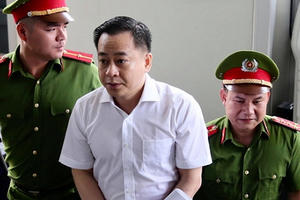 Vũ "nhôm" và 2 cựu thứ trưởng công an hầu tòa