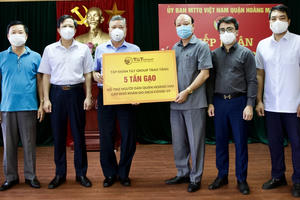 T&T Group và Ngân hàng SHB trao tặng 10 tấn gạo hỗ trợ quận Hoàng Mai, Hà Nội chống dịch