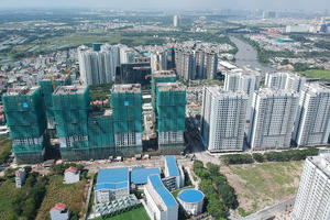 TP HCM chỉ còn nhà ở cho người giàu, bất động sản Hà Nội không hạ giá dù bán kém nhất trong 3 năm