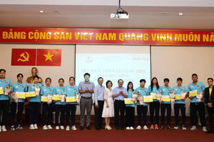 Quỹ phát triển tài năng việt trao học bổng cho 12 vận động viên quốc gia