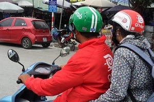Malaysia, Indonesia sang Việt Nam giành giật từng 'ông' xe ôm vỉa hè