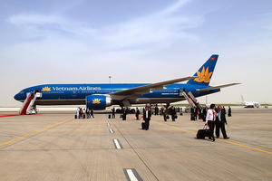 Cả nước trong "cơn khát" sân bay