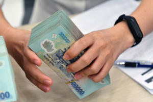 Người có 2 nguồn thu nhập được giảm trừ gia cảnh như thế nào?