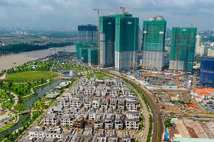 Ngành bất động sản ngày càng khó vay vốn từ ngân hàng