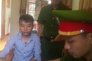 Hà Tĩnh: "Dê non" vắt mũi chưa sạch đã giở trò với bé gái 6 tuổi