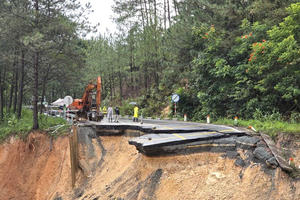 Bộ Xây dựng công bố tình huống khẩn cấp, khẩn trương khắc phục hư hỏng đèo Mimosa