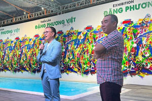 Câu chuyện làm văn hóa của 'Vua tiêu' Phan Minh Thông: Từ cú ‘like’ Facebook đến triển lãm 2/3 tranh bán hết sau 48 giờ