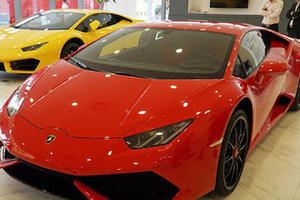 Dàn Lamborghini và Bentley chính hãng đổ bộ tòa tháp Landmark 81 cao nhất Việt Nam