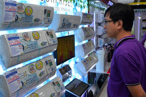 Giảm giá kịch sàn, điện máy vẫn ế